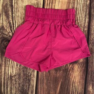 Women’s New In Pink Stretch Short Size M From Buckle